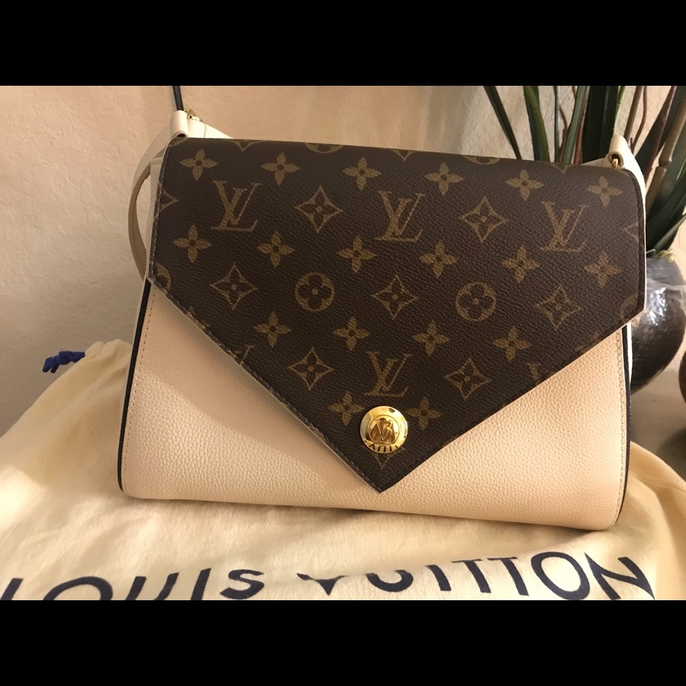 Double V ❤️❤️❤️ - Picture 4 of 16